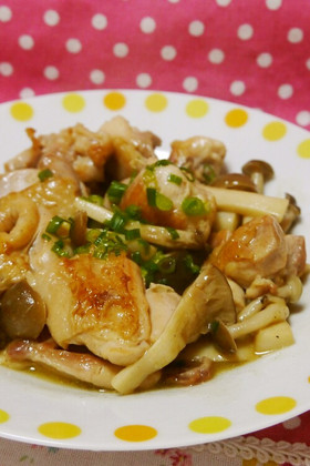 簡単♪鶏肉とキノコの塩レモンバター炒め☆